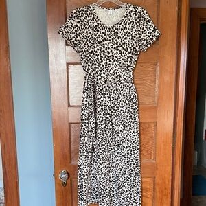 Old Navy Cream and Black Leopard Print Short Sleeve Midi Dress with Tie Waist